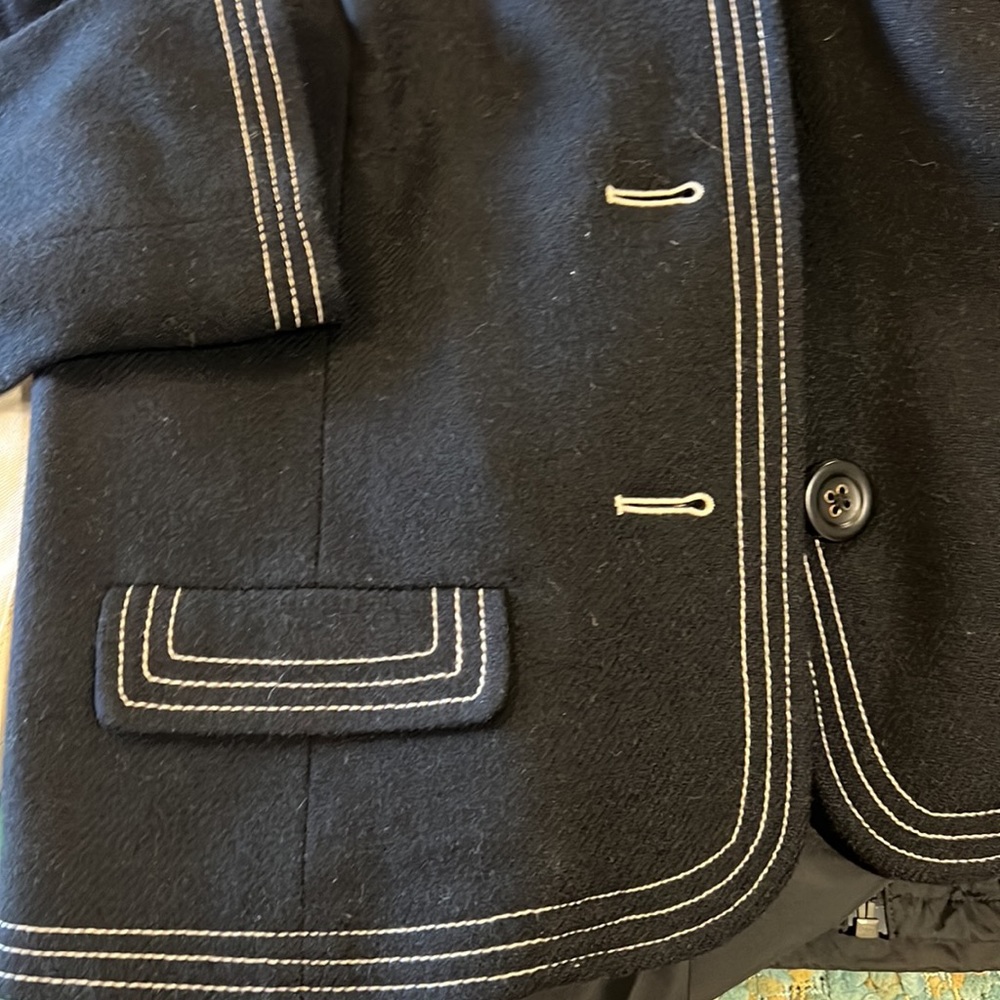 Gap Wool/nylon blazer pockets on front only for looks - Picture 4 of 4